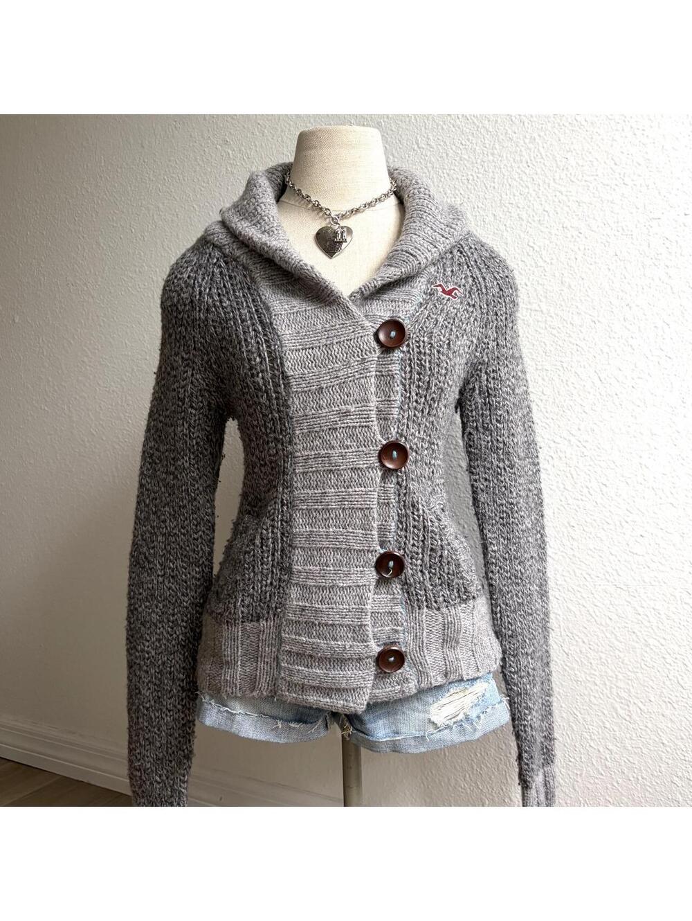 Y2K HOLLISTER PREPPY SWEATER
